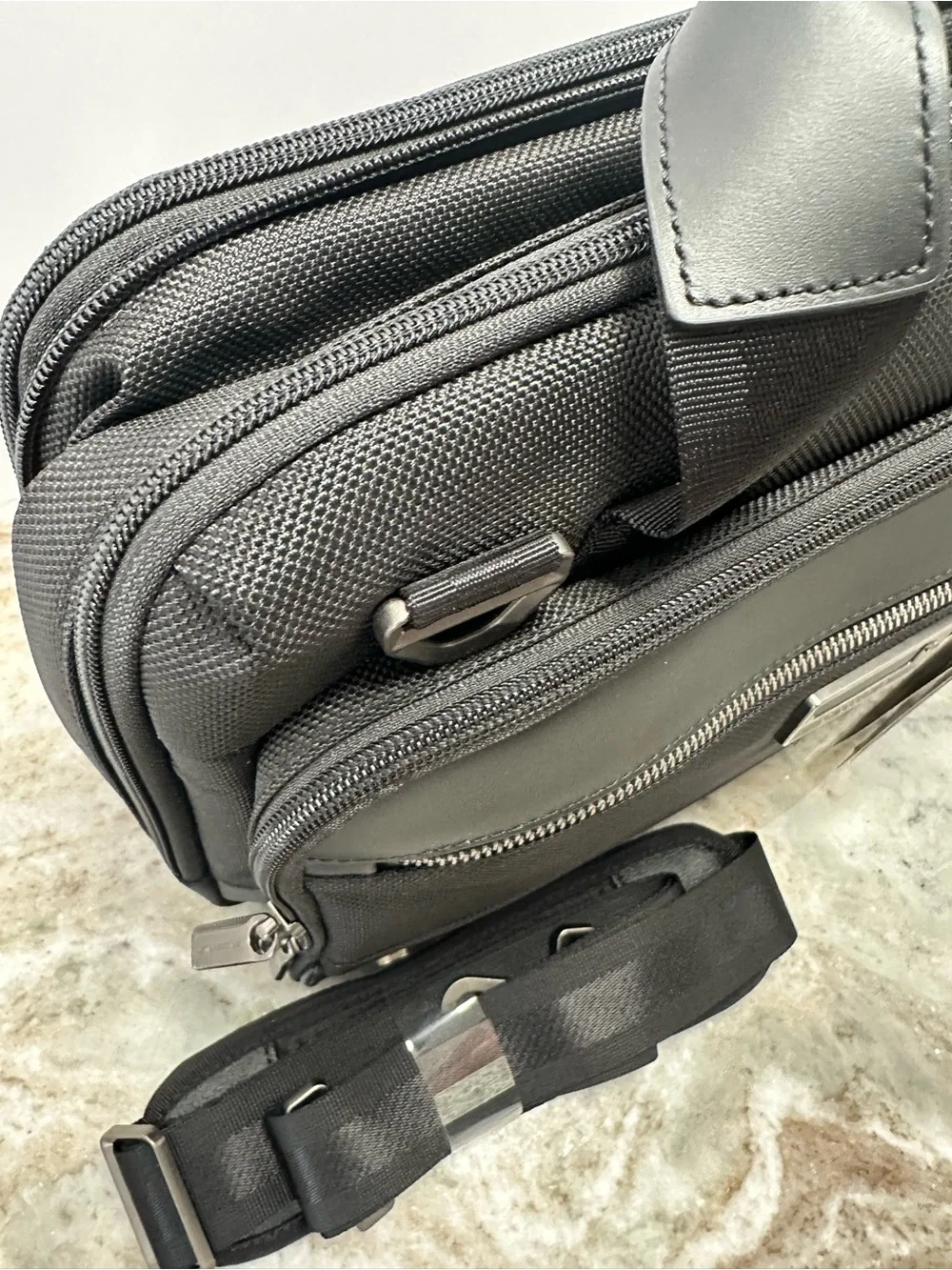 Briggs & Riley Black Men's Laptop Briefcase with Removable Strap